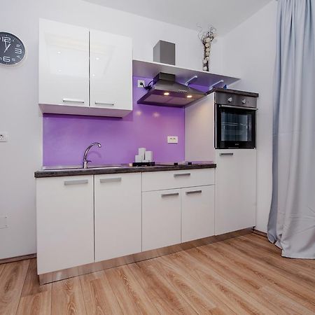 Apartment Api Rovinj Bagian luar foto
