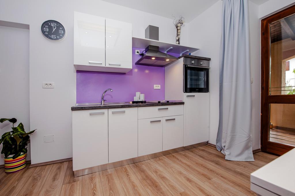Apartment Api Rovinj Bagian luar foto